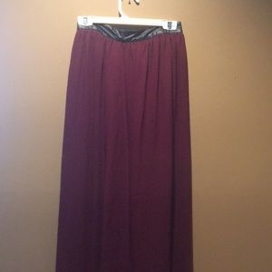 Maroon maxi skirt wig leather accent